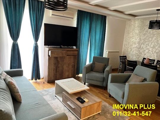 Vračar, Hram Sv. Save - Mačvanska, 72m2