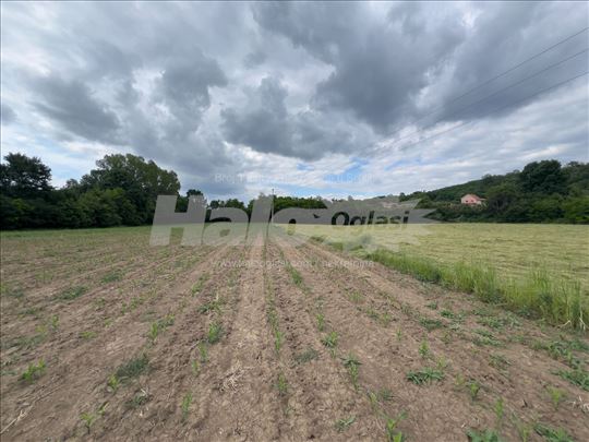 Zemljište u centru sela Vlaška