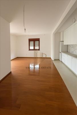 Izdavanje 3,0 stan od 74m2 Dedinje,Lisičji Potok