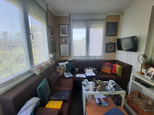 Karaburma, 2,5 stan, 71 kvm, izuzetan