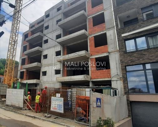 Karpoševa / kod MUP-a/ mali 3-sob
