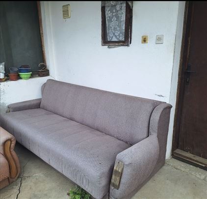 Kauč sa kutijom za posteljinu - korišćen