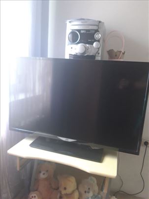 TV JVC  ISPRAVAN 70 E