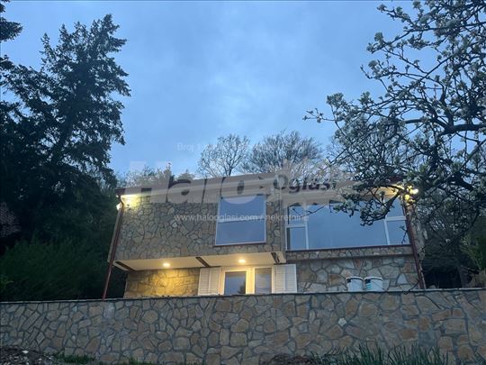 VRH Kosmaja kamena kuća