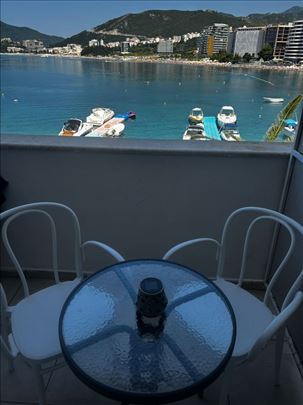 Rafailovići na obali