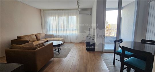Blok 30 - Arena - "kockica" 91m2, II, renoviran