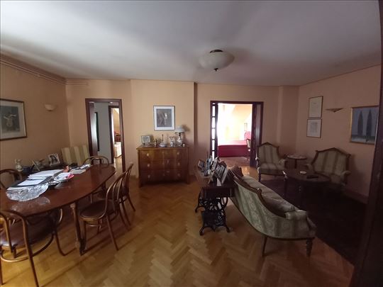 Komforan stan u srcu Vračara