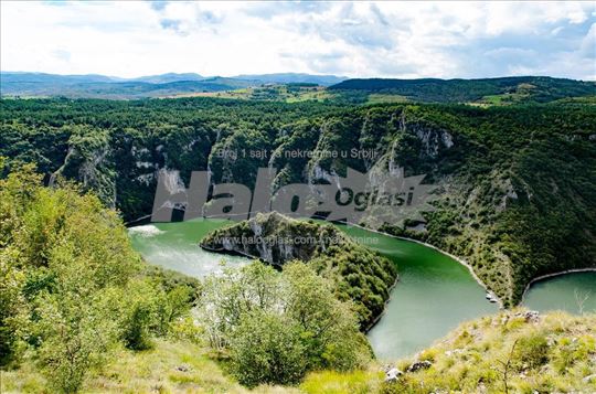 Prodajem parcele na Pešteru