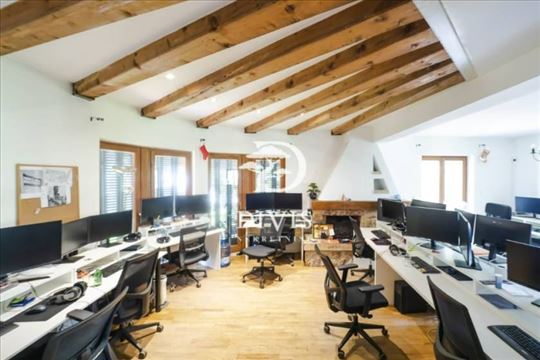 Prodajemo odličnu kuću od 300m2, Nikšićka ulica