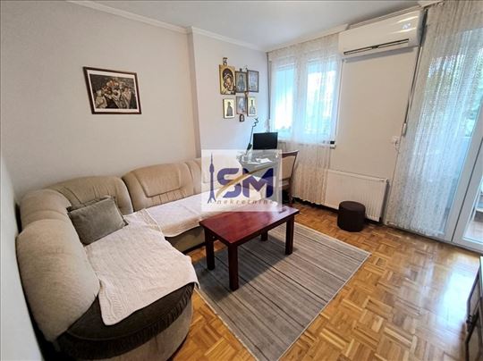 Resnik, renoviran stan 59m2