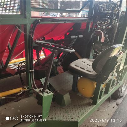 Tresač za višnje i šljive samohodni.