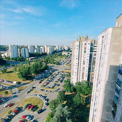 Uknjižen 4.5, stan 96m2, blok 61, Jurija Gagarina
