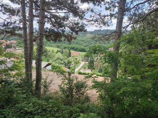 Avala, kuća 62m2 na 20,44 ara placa
