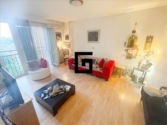 Divan 2.5 stan u Bloku 62, 63m2, lođa
