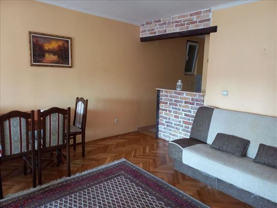 Dvosoban namešten stan na Limanu
