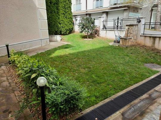 Kuća u nizu sa dvorištem, ID 4180