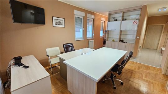 Lekino brdo, opremljen za poslovni prostor,ID24417