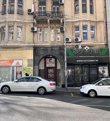 Lokal na Terazijama sa Velikim Izlogom