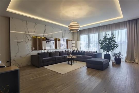 Lux sa bazenom i dvorištem ID#3120