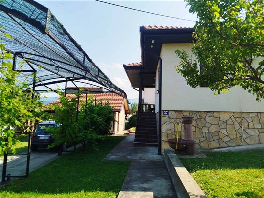 Prelepa nova kuća - povoljno ! 