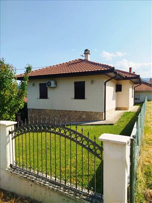 Prelepa kuća - povoljno !