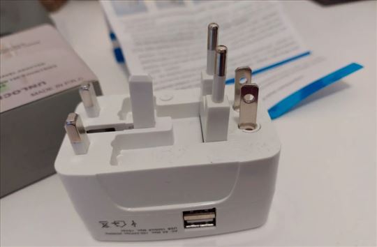 Univerzalni adapter za struju sa 2 USB porta