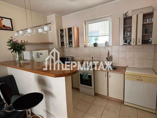 Crveni krst 2.5, garaža, pet friendly
