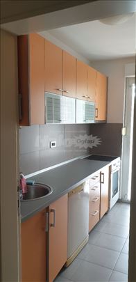 Издаје се стан 60м2