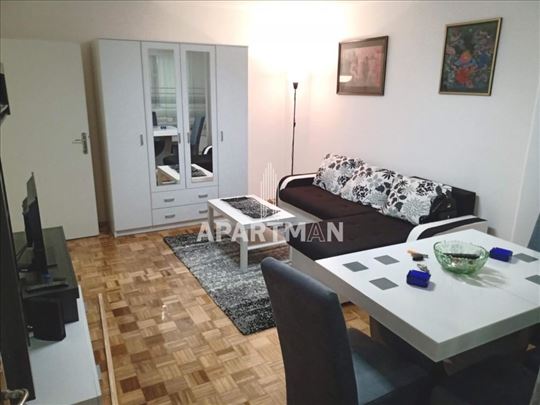 Izuzetan kompletno opremljen stan, blok 63 ID#2066