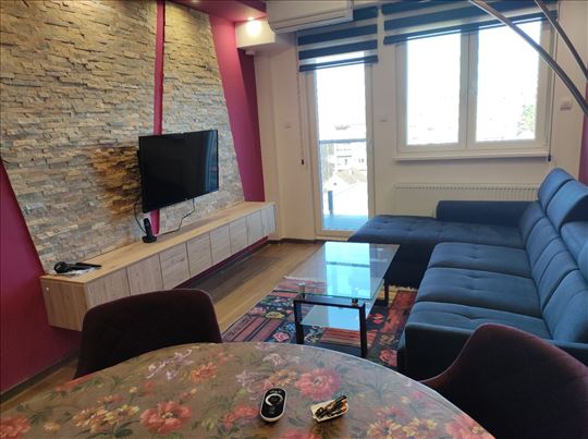 Lux 3.0 stan, 63m2, Podbara