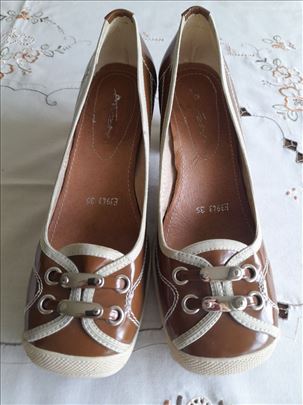 Moderne cipele vel. 35