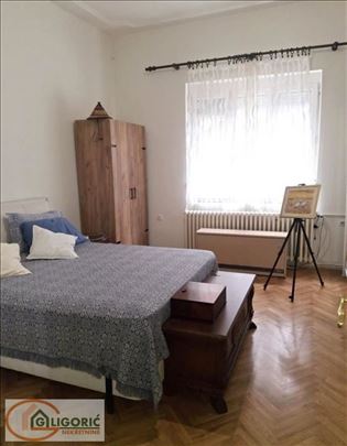 Odličan salonac na Vračaru