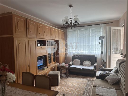 Banatski Karlovac 57m2, dvosoban stan sa garažom