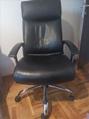 Gadbjerg JYSK stolica-fotelja
