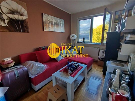 Karaburma 66m2 + terasa 5m2, trosoban stan