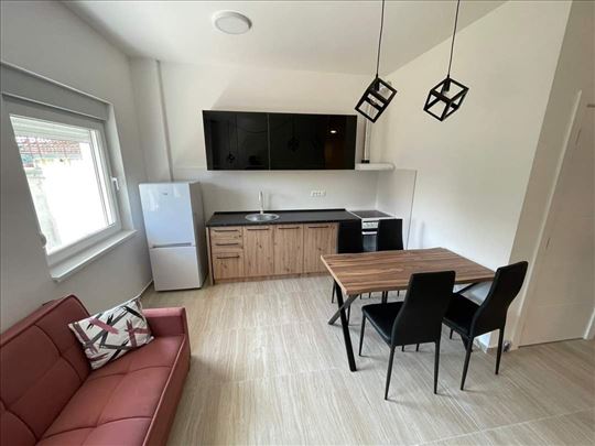Lep 2.5 stan, 50m2, Petrovaradin