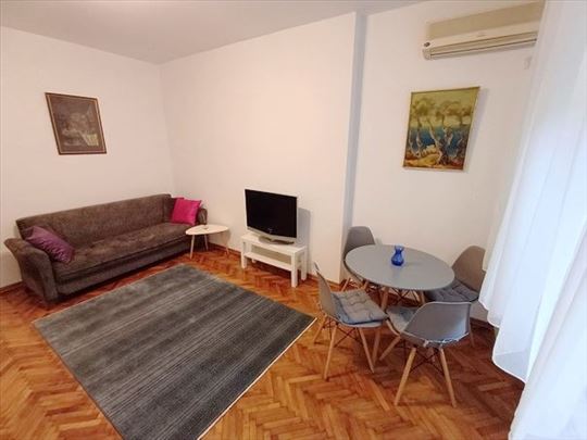 Lep stan u ulici Strahinjića bana, ID 3920