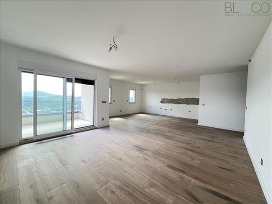 Luksuzan stan od 145m2 sa panoramskim pogledom – V