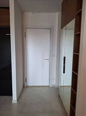 Stan sa dve spavaće sobe / Novogradnja 