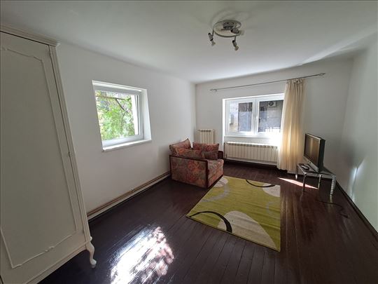 Zeleni venac, 30 m2, polunamešten stan