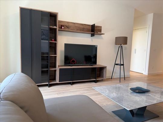 Bw stan 55m², terasa, garaza, namešten, odlična ce