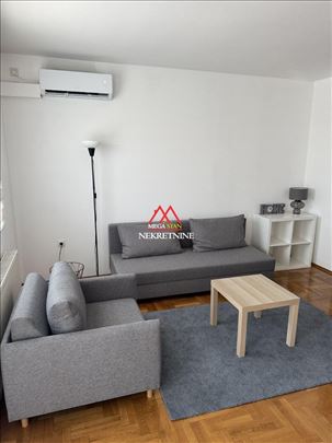 Bulevar Cara Lazara - jednosoban - 33m2