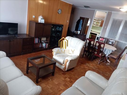 Izdaje se trosoban stan na Limanu 4, 80m2