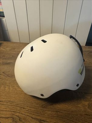 Kaciga red.br. 103 Red vel (51-53) cm, uvoz