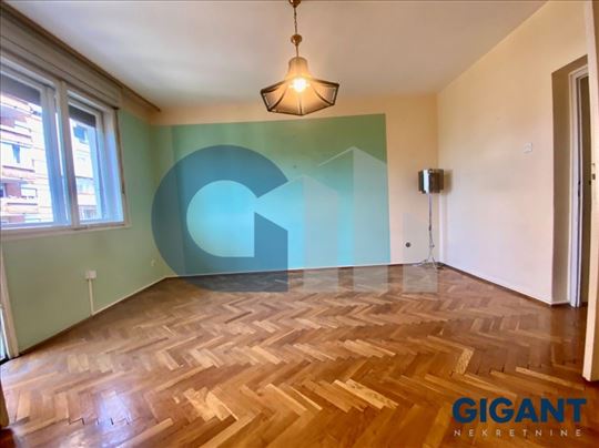 Kalenić pijaca, 87m2, IV, ta