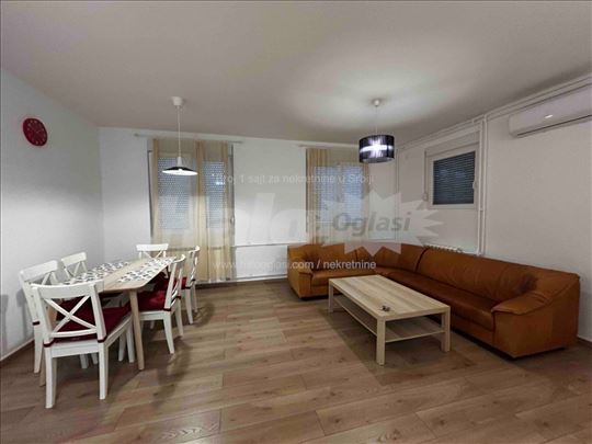 Lux stan za porodicu u mirnom delu, 7 km od centra