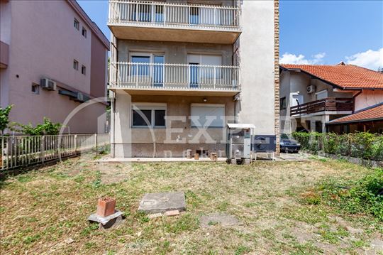 Na prodaju lep i funkcionalan stan u Durlanu, 85m2