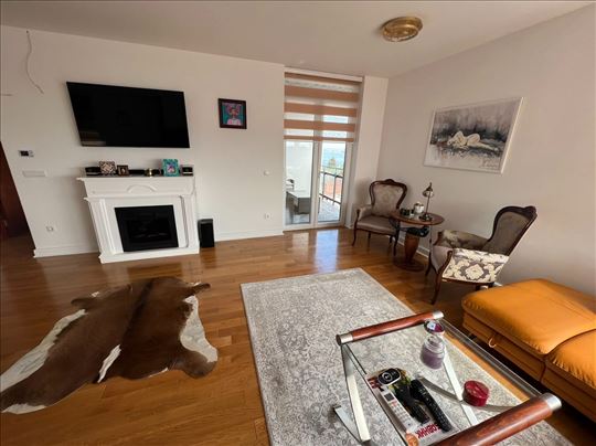 Pogled na Dunav, 92m², 2 parking mesta, kompletno 