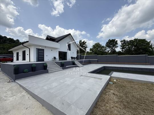 Umčari, lux kuća sa bazenom, pomoćna kuća 40m2 ID#