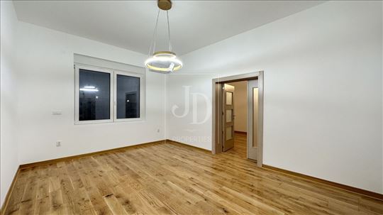 Zgrada za izdavanje 650 m2,Slavija,ID 2354